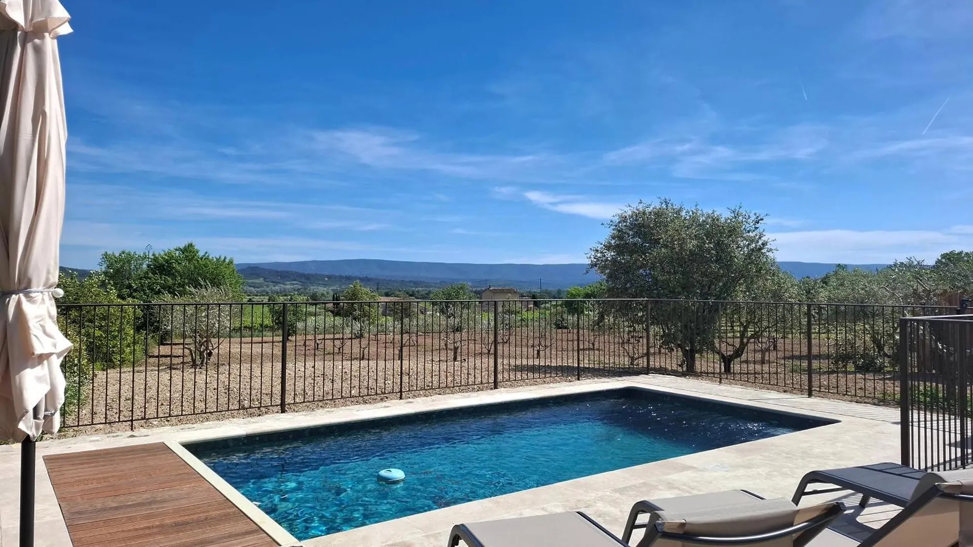 Villa Un Dimanche En Provence, Avec Piscine Privee & Vue Joucas 0*,