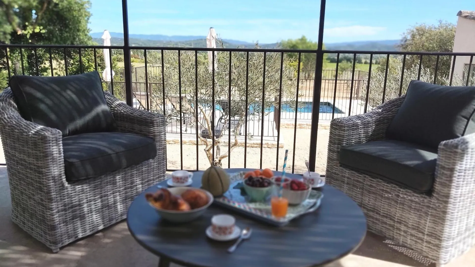 Villa Un Dimanche En Provence, Avec Piscine Privee & Vue Joucas 0*,  Fransa